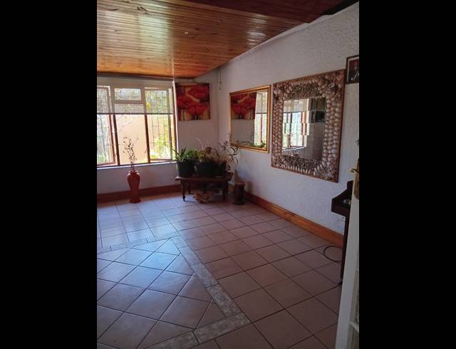 6 BEDROOM HOUSE FOR SALE IN KENWYN